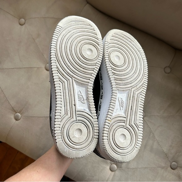 Nike Air Force 1 Low Women's 9.5 Black White Sneakers - Picture 5 of 6